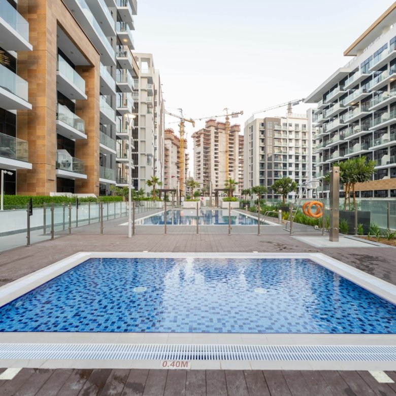 Off-Plan vs Ready Property in Dubai 2026: 5 Strategic Trade-Offs Investors Must Evaluate