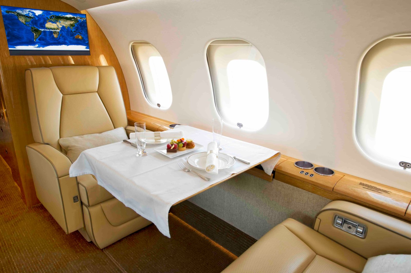 Types of charter flights available from Dubai — private jet, helicopter and corporate aviation options compared